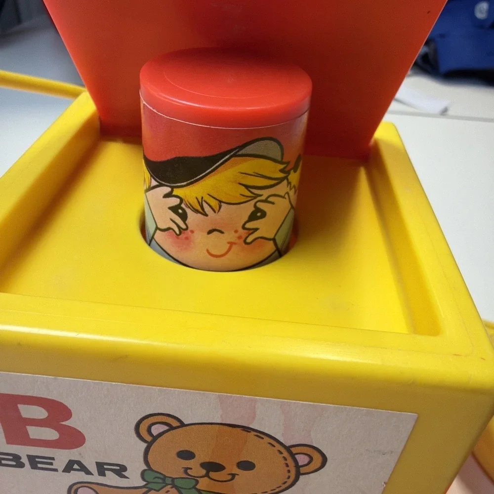 Vintage 1970 FISHER PRICE Peek-a-Boo Block Classic Pull Toy - WORKS